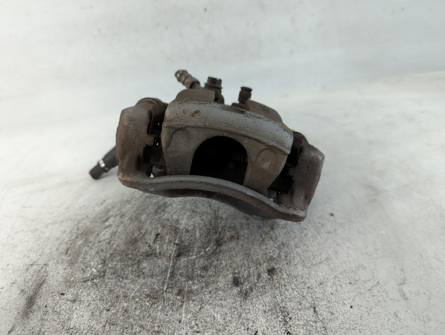 2020-2021 Kia Soul Front Driver Left Brake Caliper - Oemusedautoparts1.com