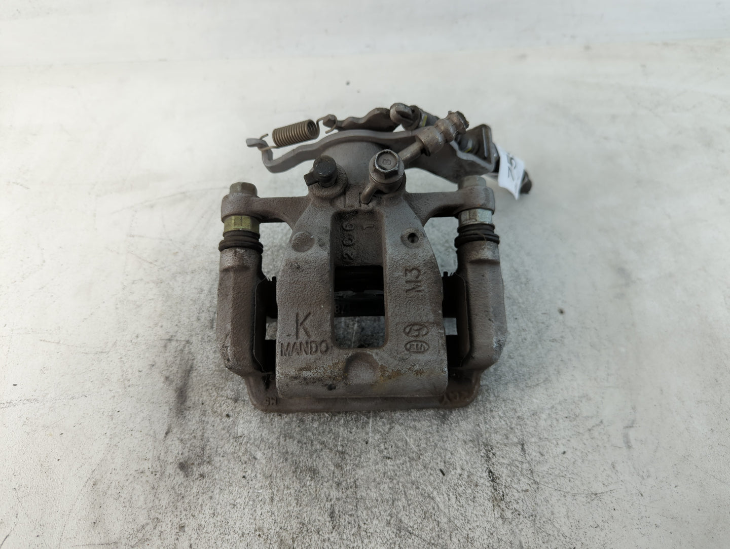 2020-2021 Kia Soul Front Driver Left Brake Caliper - Oemusedautoparts1.com