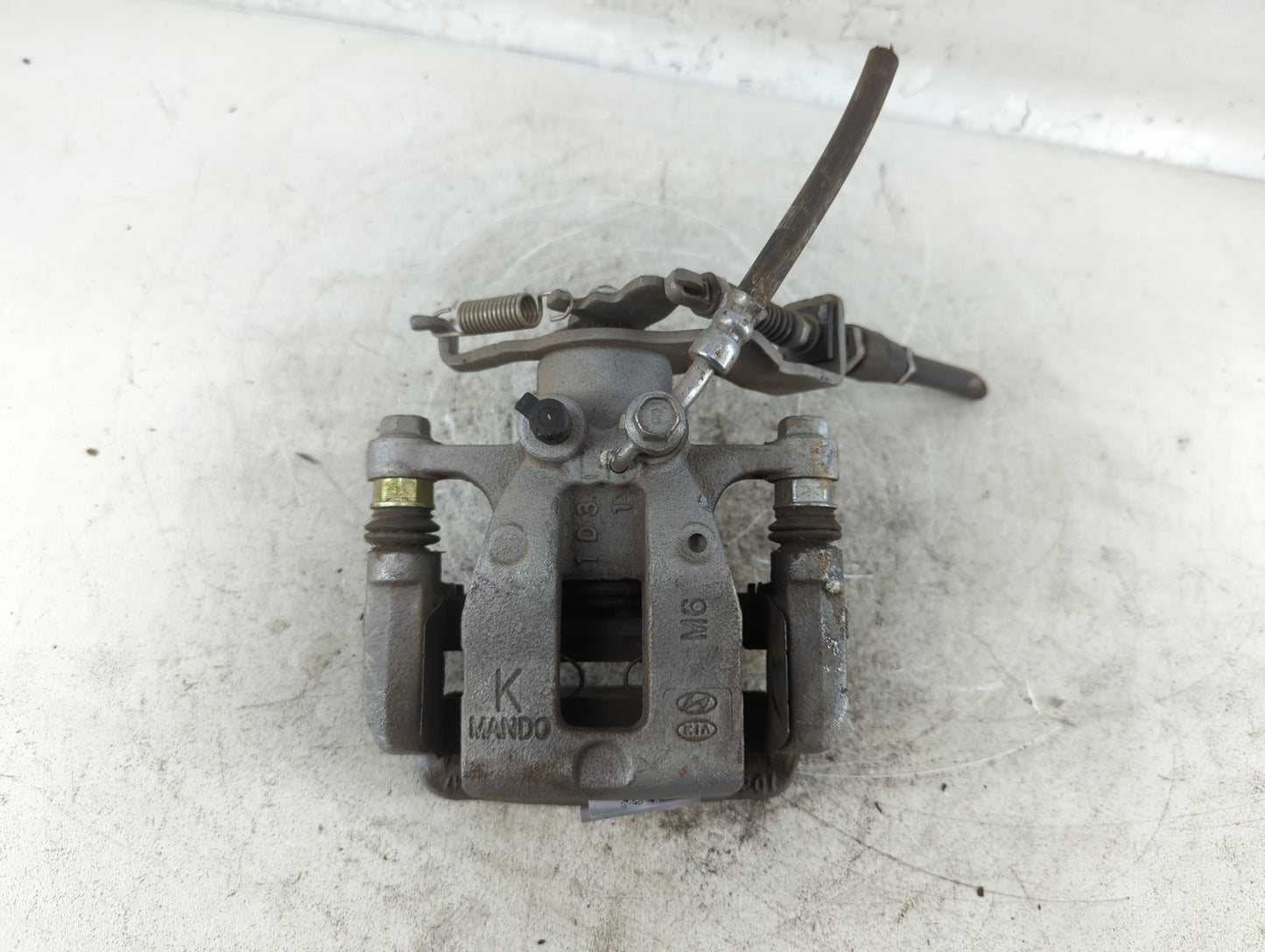 2020-2021 Kia Soul Front Driver Left Brake Caliper - Oemusedautoparts1.com