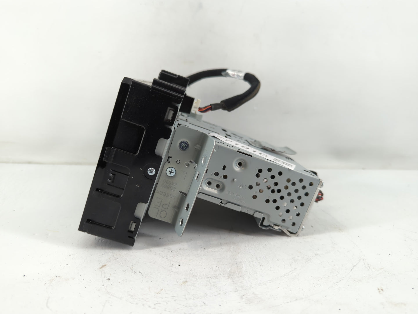 2020-2021 Kia Sportage Am Fm Cd Player Radio Receiver - Oemusedautoparts1.com