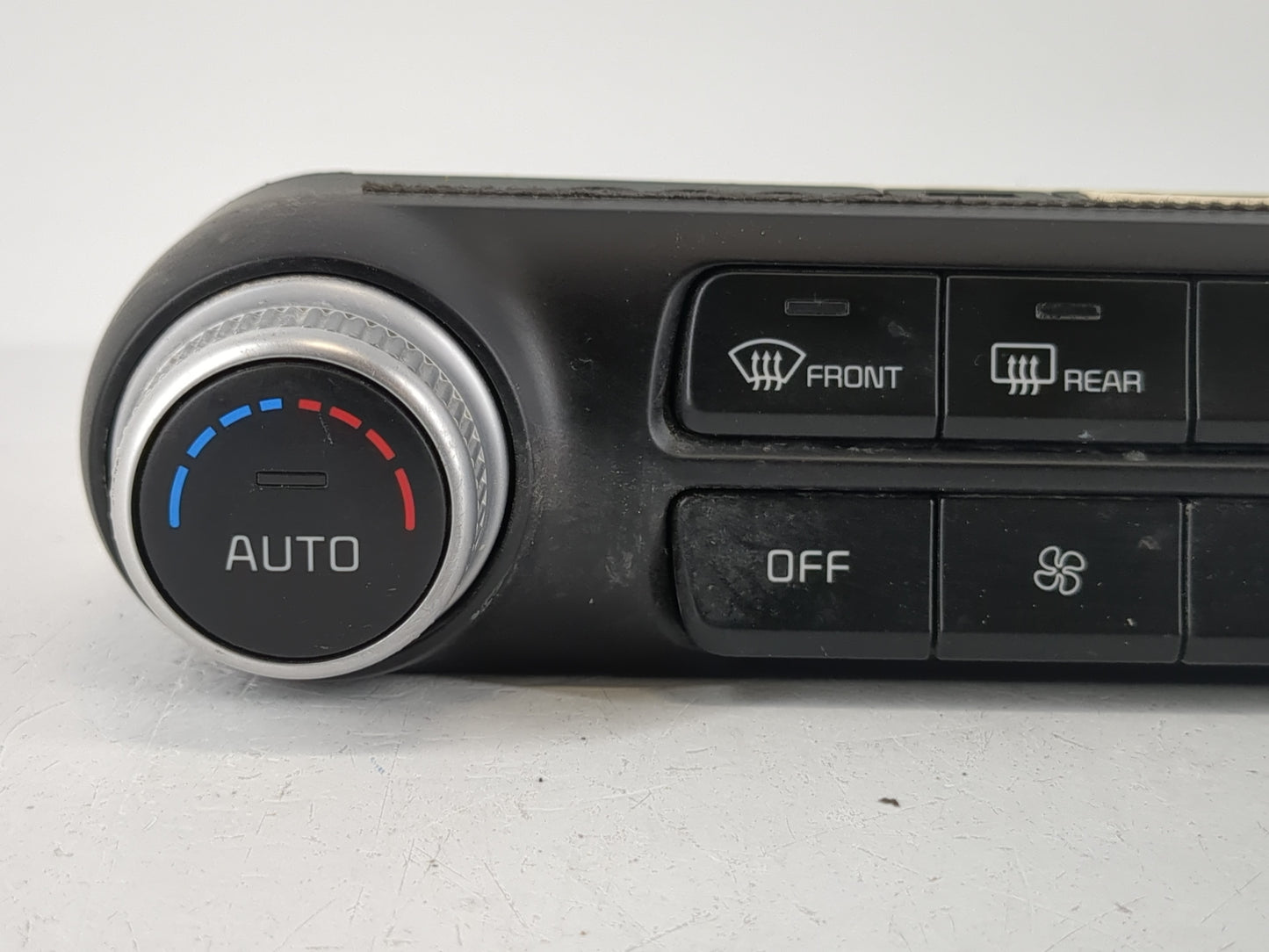 2022 Kia Stinger Climate Control Module Temperature AC/Heater Replacement P/N:97250-J5000 Fits OEM Used Auto Parts - Oemused