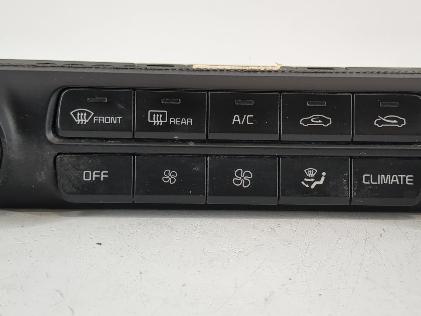 2022 Kia Stinger Climate Control Module Temperature AC/Heater Replacement P/N:97250-J5000 Fits OEM Used Auto Parts - Oemused