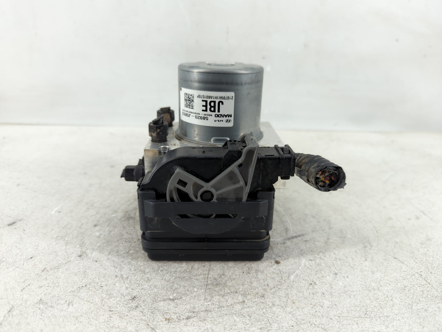 2022 Kia Stinger ABS Pump Control Module Replacement P/N:58920-J5BE0 Fits OEM Used Auto Parts - Oemusedautoparts1.com