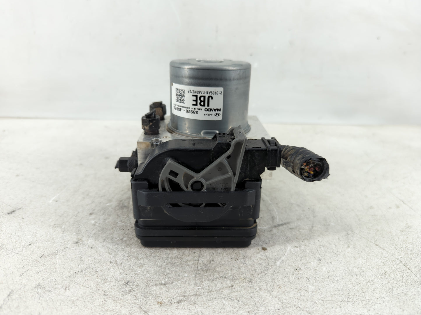 2022 Kia Stinger ABS Pump Control Module Replacement P/N:58920-J5BE0 Fits OEM Used Auto Parts - Oemusedautoparts1.com