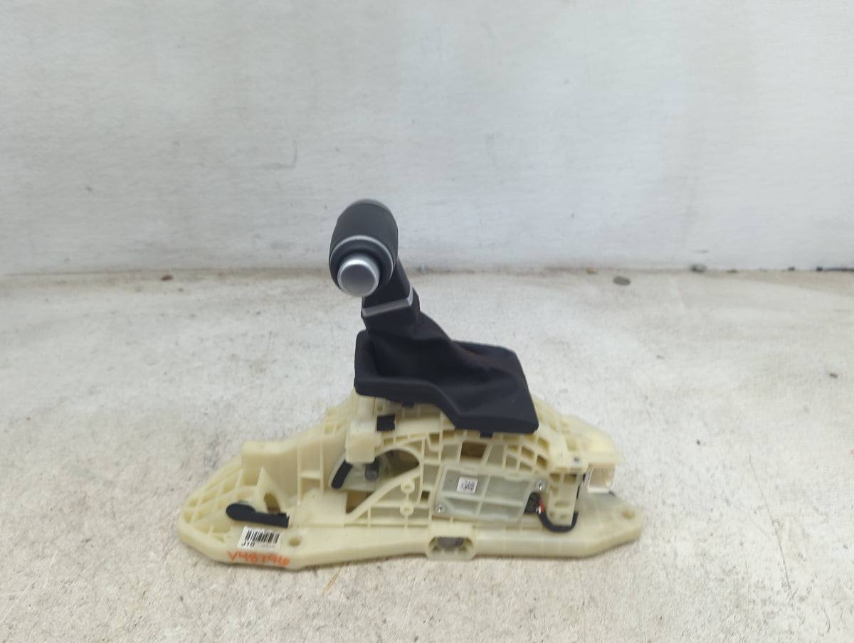 2022 Kia Stinger Floor Console Assembly Shifter - Oemusedautoparts1.com