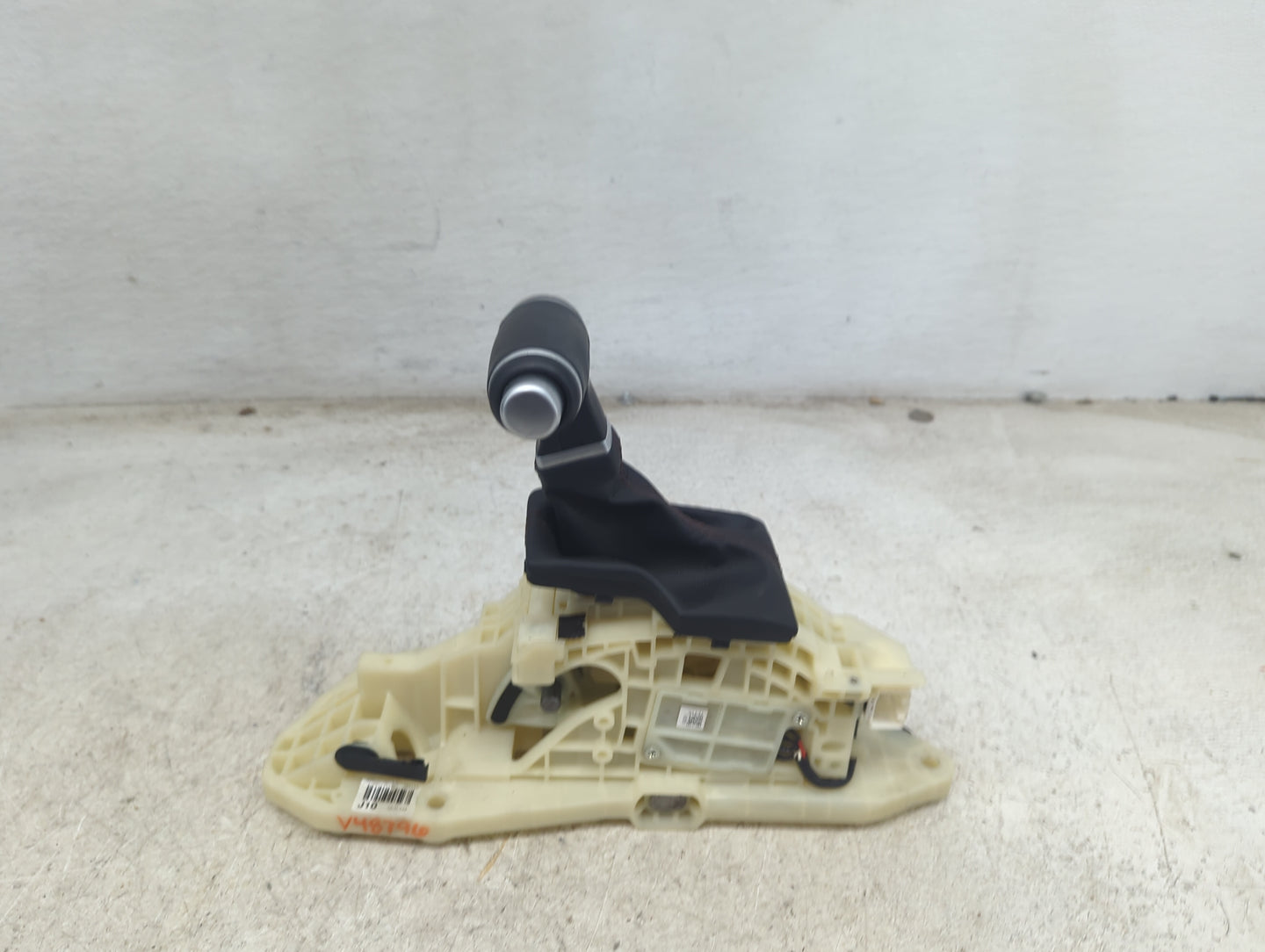 2022 Kia Stinger Floor Console Assembly Shifter - Oemusedautoparts1.com