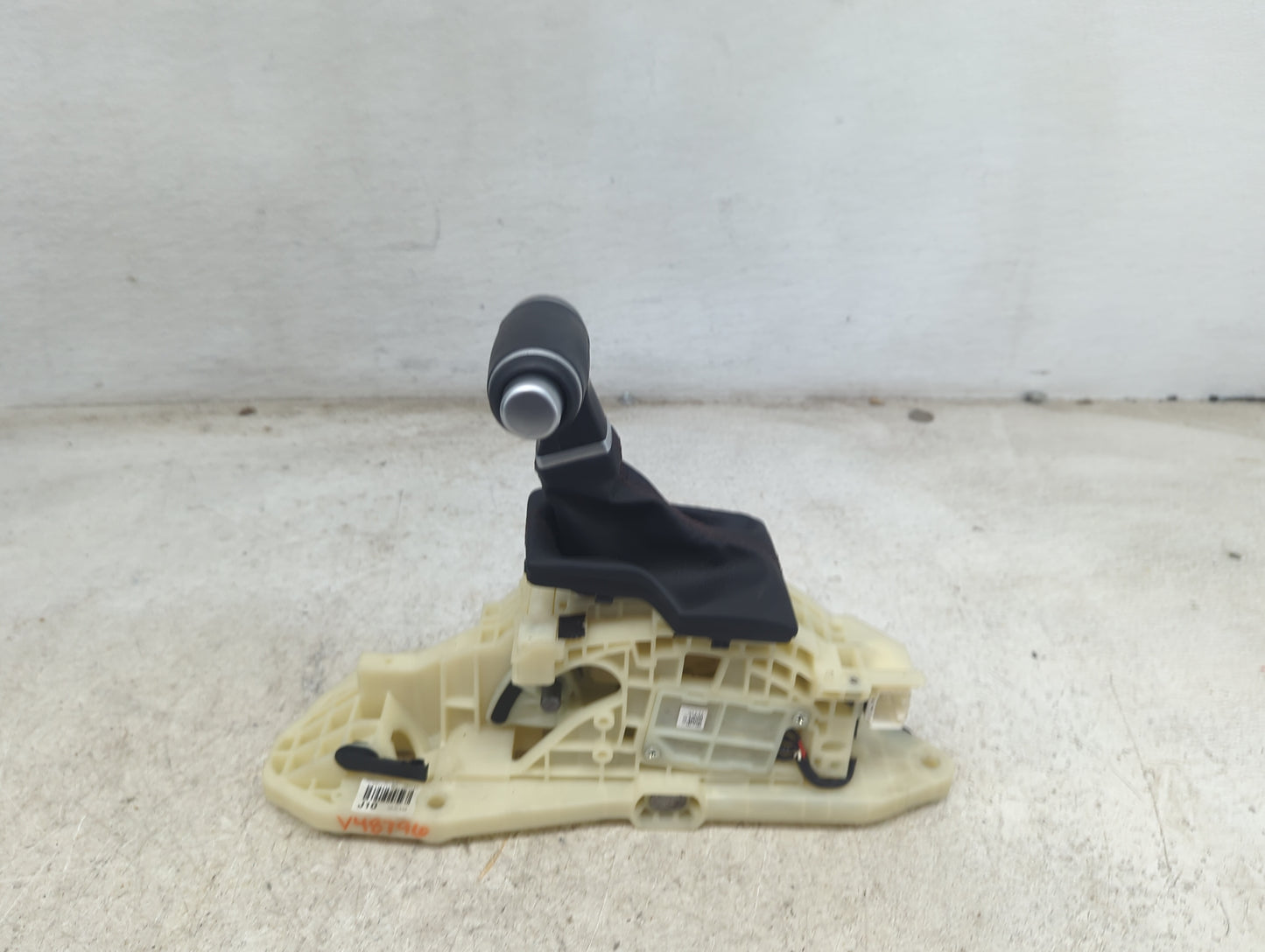 2022 Kia Stinger Floor Console Assembly Shifter - Oemusedautoparts1.com