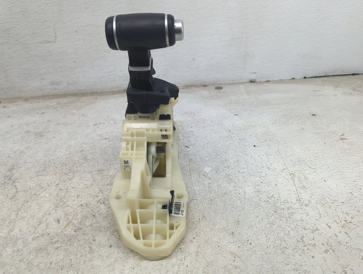 2022 Kia Stinger Floor Console Assembly Shifter - Oemusedautoparts1.com
