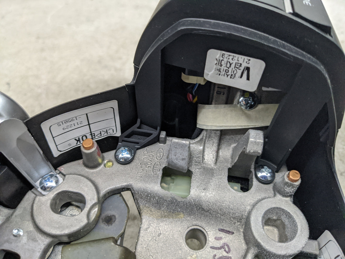 2022 Kia Stinger Steering Wheel Oem Black - Oemusedautoparts1.com