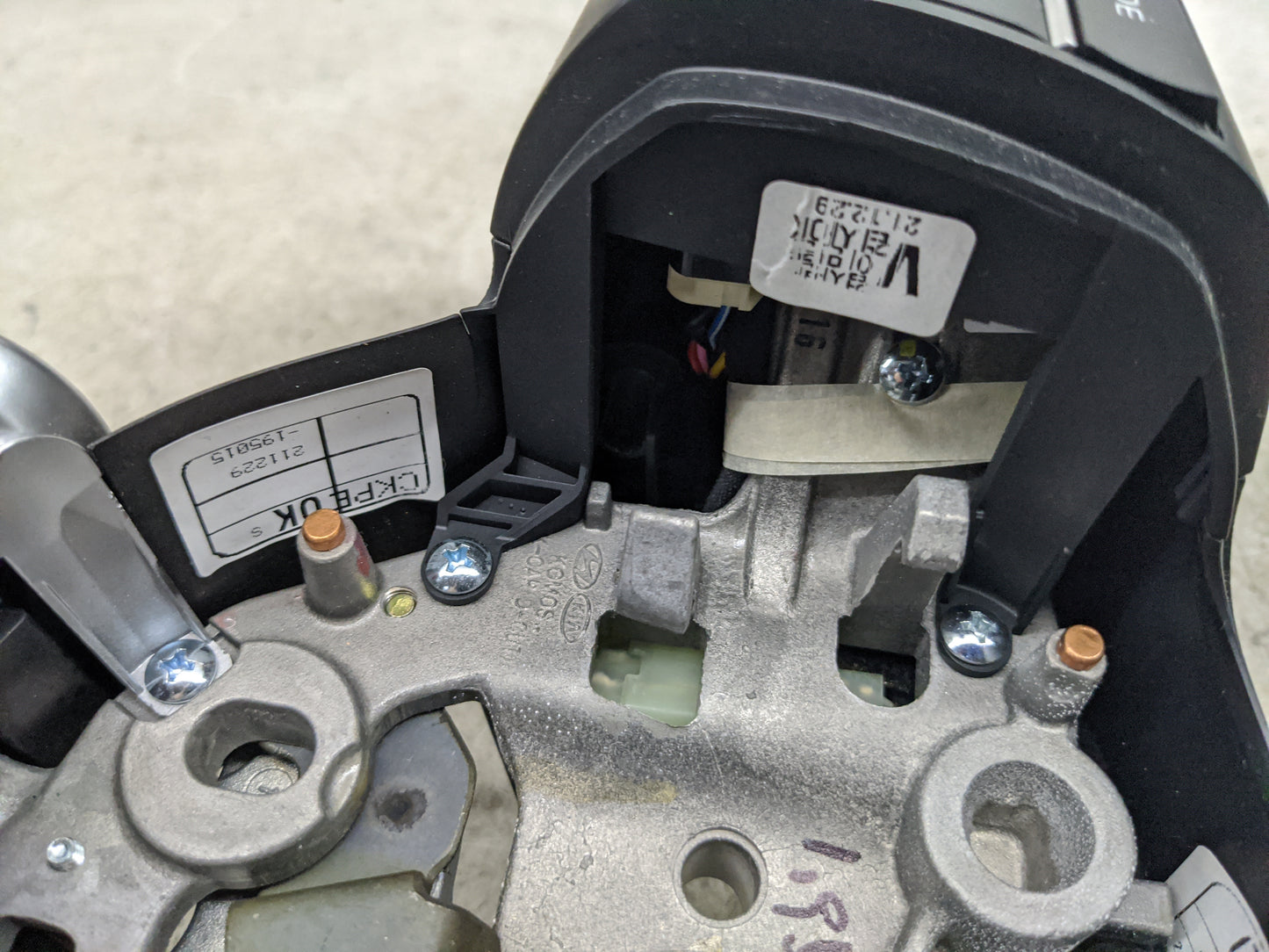 2022 Kia Stinger Steering Wheel Oem Black - Oemusedautoparts1.com