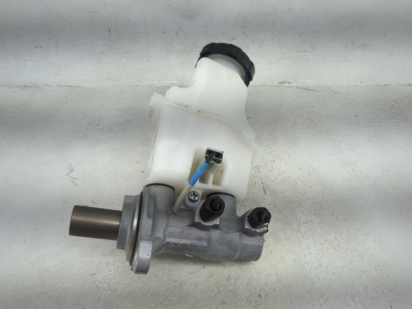 2018-2020 Kia Stinger Brake Master Cylinder 1491018 - Oemusedautoparts1.com
