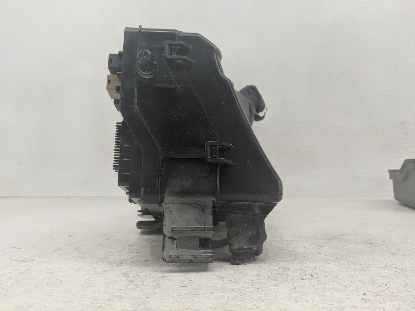 2020-2022 Kia Telluride Fusebox Fuse Box Panel Relay Module P/N:91956-S9060 Fits Fits 2020 2021 2022 OEM Used Auto Parts - O