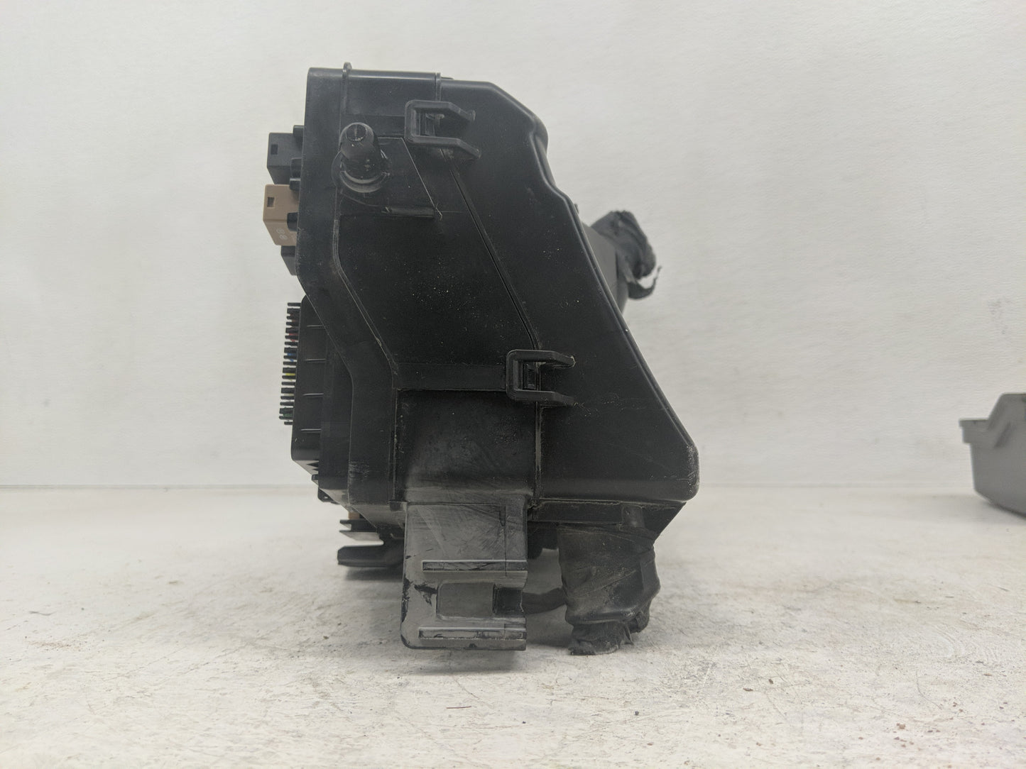 2020-2022 Kia Telluride Fusebox Fuse Box Panel Relay Module P/N:91956-S9060 Fits Fits 2020 2021 2022 OEM Used Auto Parts - O