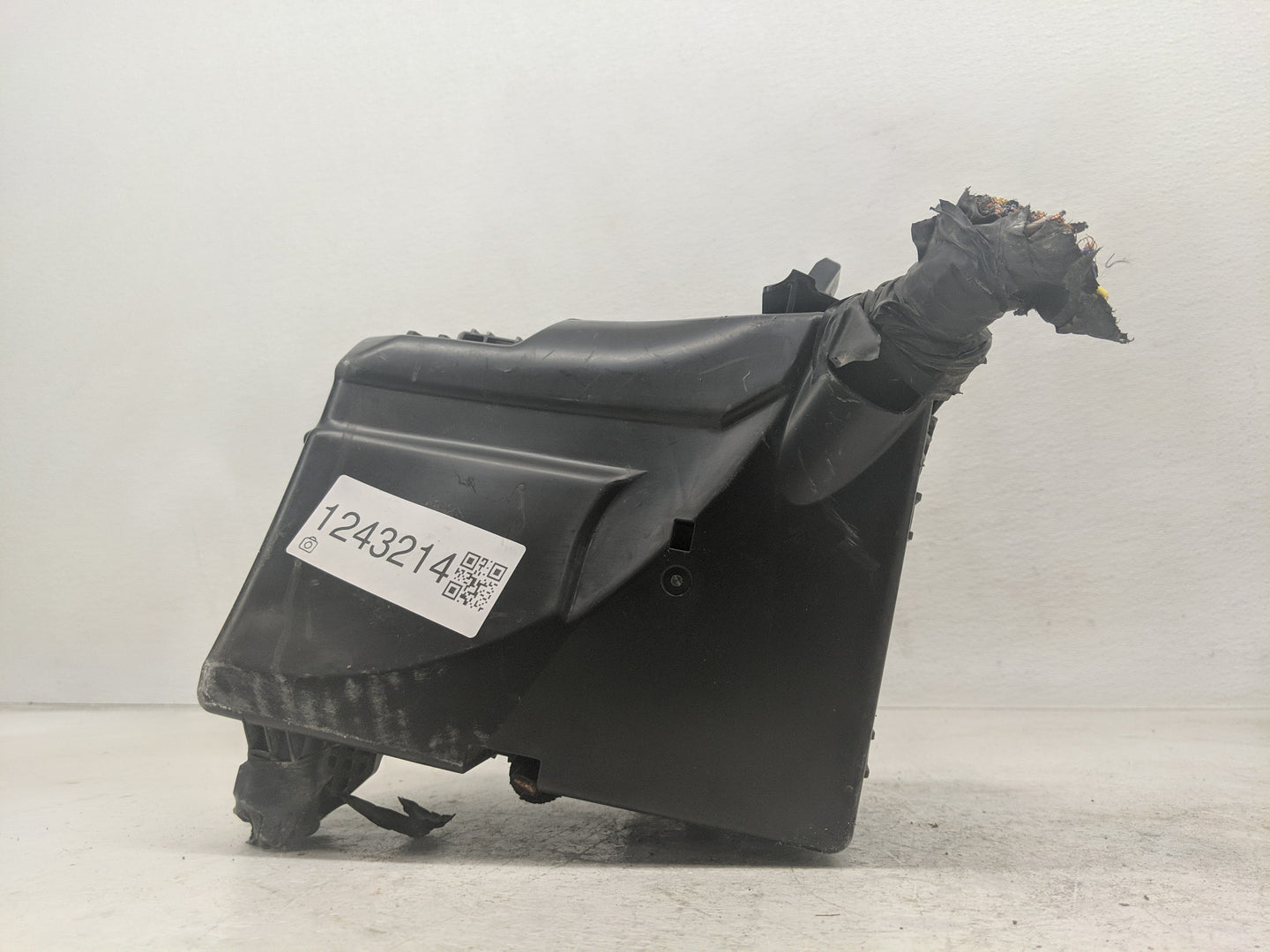 2020-2022 Kia Telluride Fusebox Fuse Box Panel Relay Module P/N:91956-S9060 Fits Fits 2020 2021 2022 OEM Used Auto Parts - O