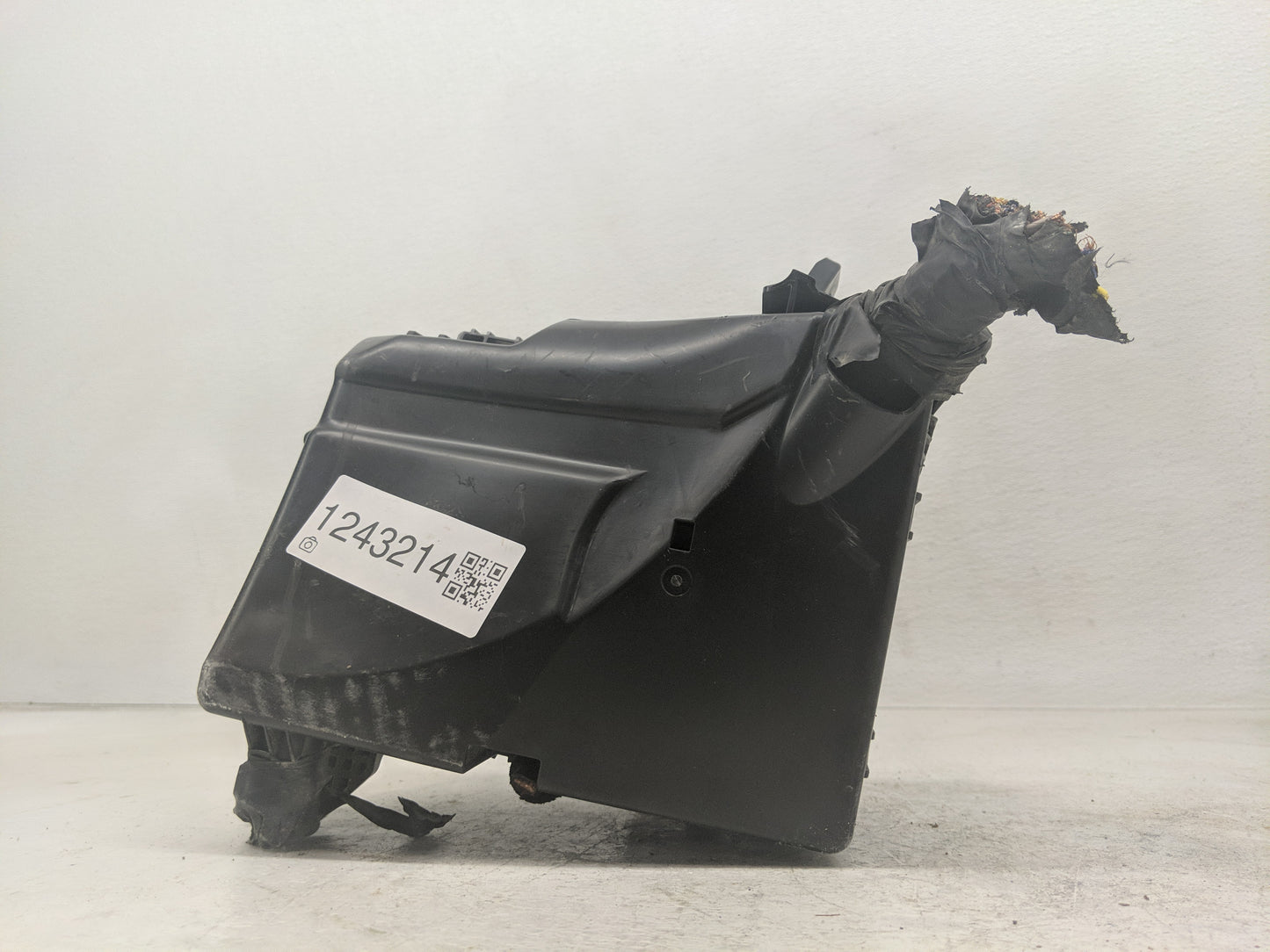 2020-2022 Kia Telluride Fusebox Fuse Box Panel Relay Module P/N:91956-S9060 Fits Fits 2020 2021 2022 OEM Used Auto Parts - O