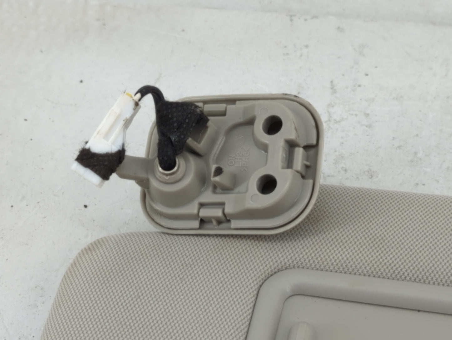 2020-2022 Kia Telluride Sun Visor Shade Replacement Passenger Right Mirror Fits Fits 2020 2021 2022 OEM Used Auto Parts - Oe