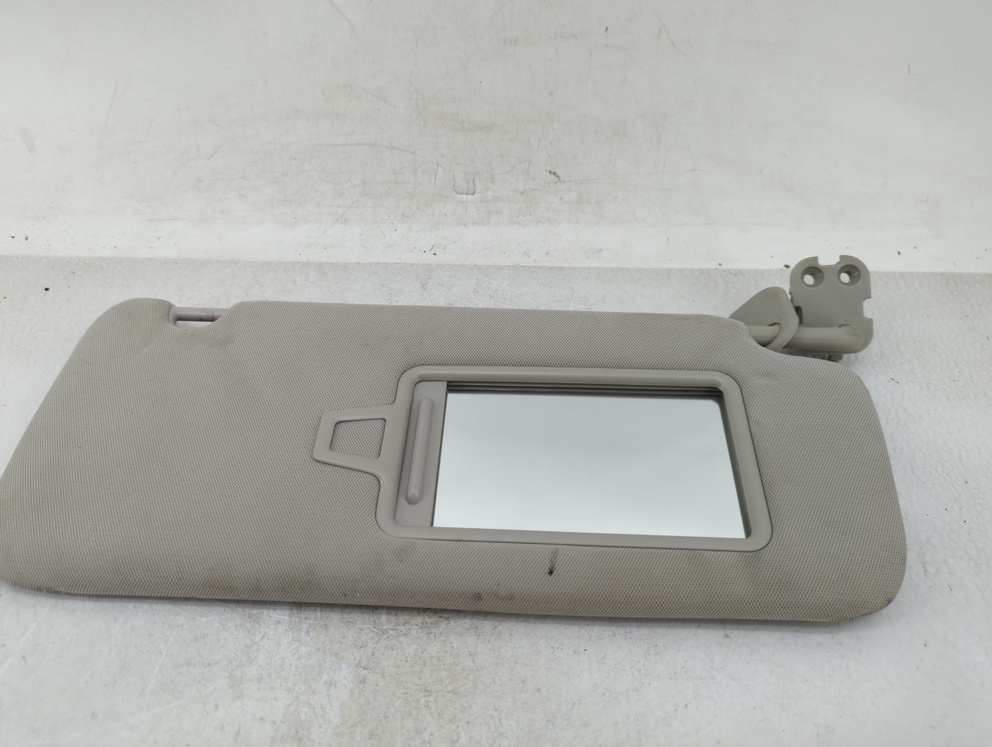 2020-2022 Kia Telluride Sun Visor Shade Replacement Passenger Right Mirror Fits Fits 2020 2021 2022 OEM Used Auto Parts - Oe
