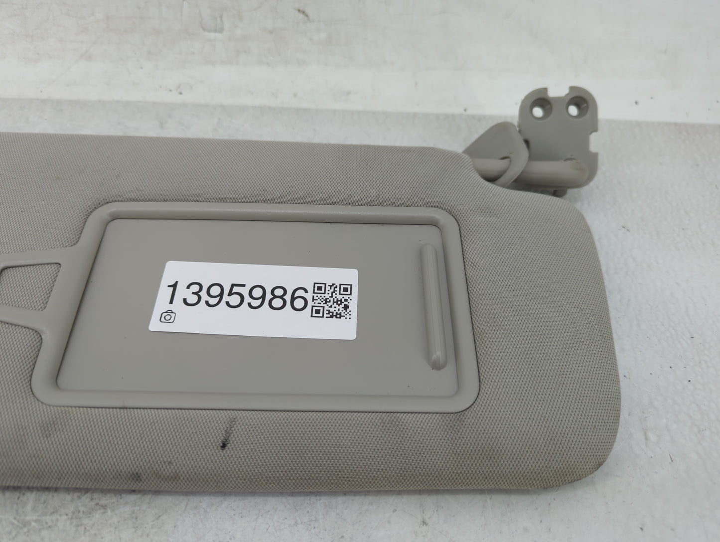 2020-2022 Kia Telluride Sun Visor Shade Replacement Passenger Right Mirror Fits Fits 2020 2021 2022 OEM Used Auto Parts - Oe