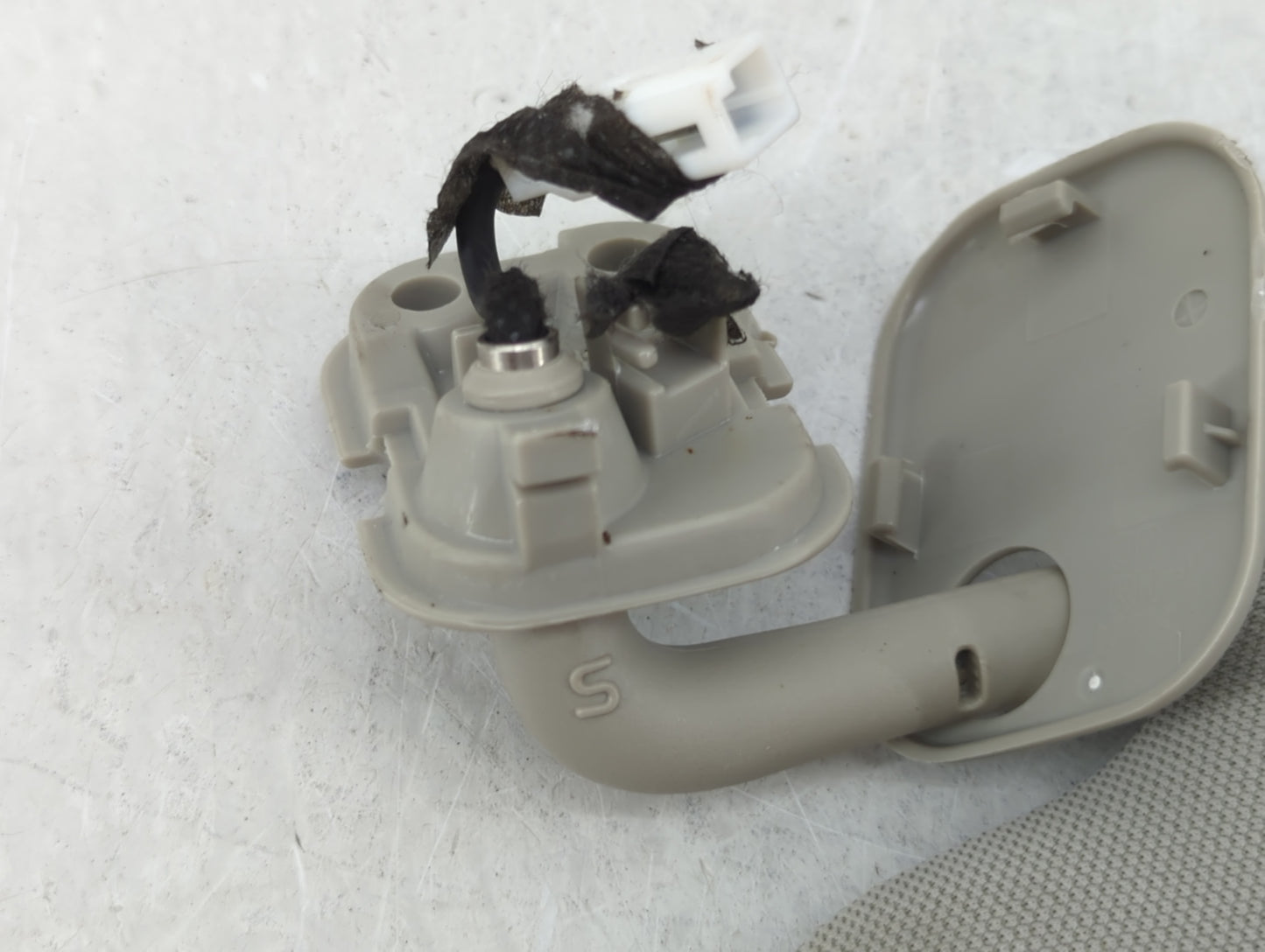 2020-2022 Kia Telluride Sun Visor Shade Replacement Passenger Right Mirror Fits Fits 2020 2021 2022 OEM Used Auto Parts - Oe