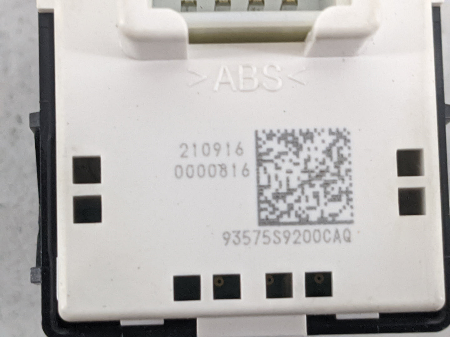2022 Kia Telluride Passenger Right Power Window Switch 93575s9200caq - Oemusedautoparts1.com