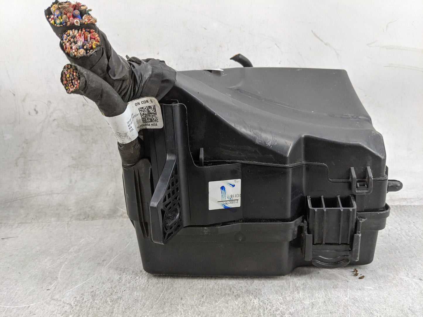2020-2022 Kia Telluride Fusebox Fuse Box Panel Relay Module P/N:912116931000 Fits Fits 2020 2021 2022 OEM Used Auto Parts - 