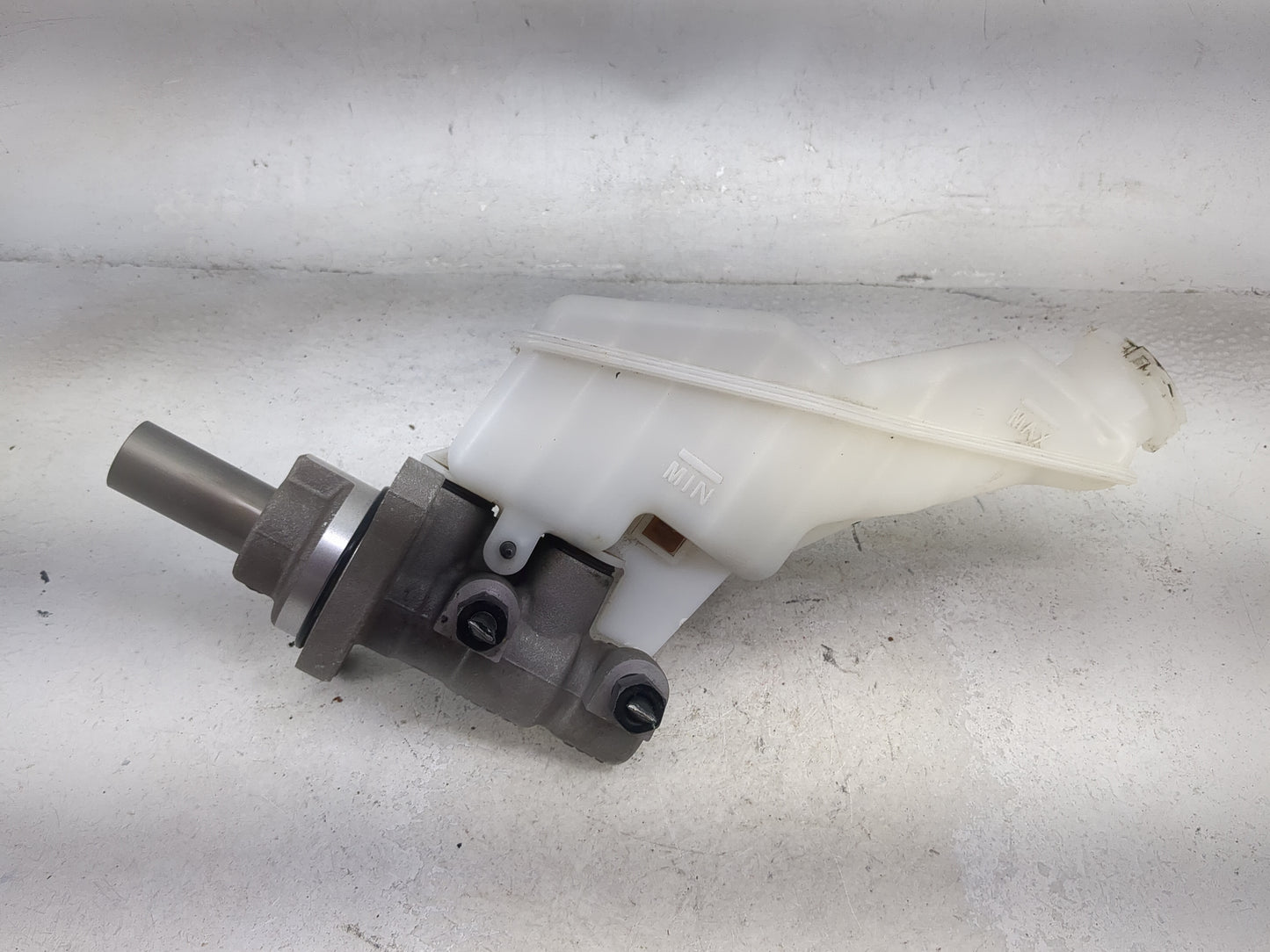 2020-2022 Kia Telluride Brake Master Cylinder 1490564 - Oemusedautoparts1.com