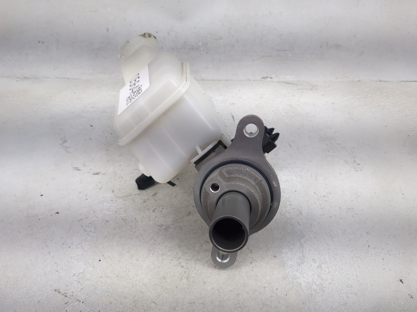 2020-2022 Kia Telluride Brake Master Cylinder 1490564 - Oemusedautoparts1.com