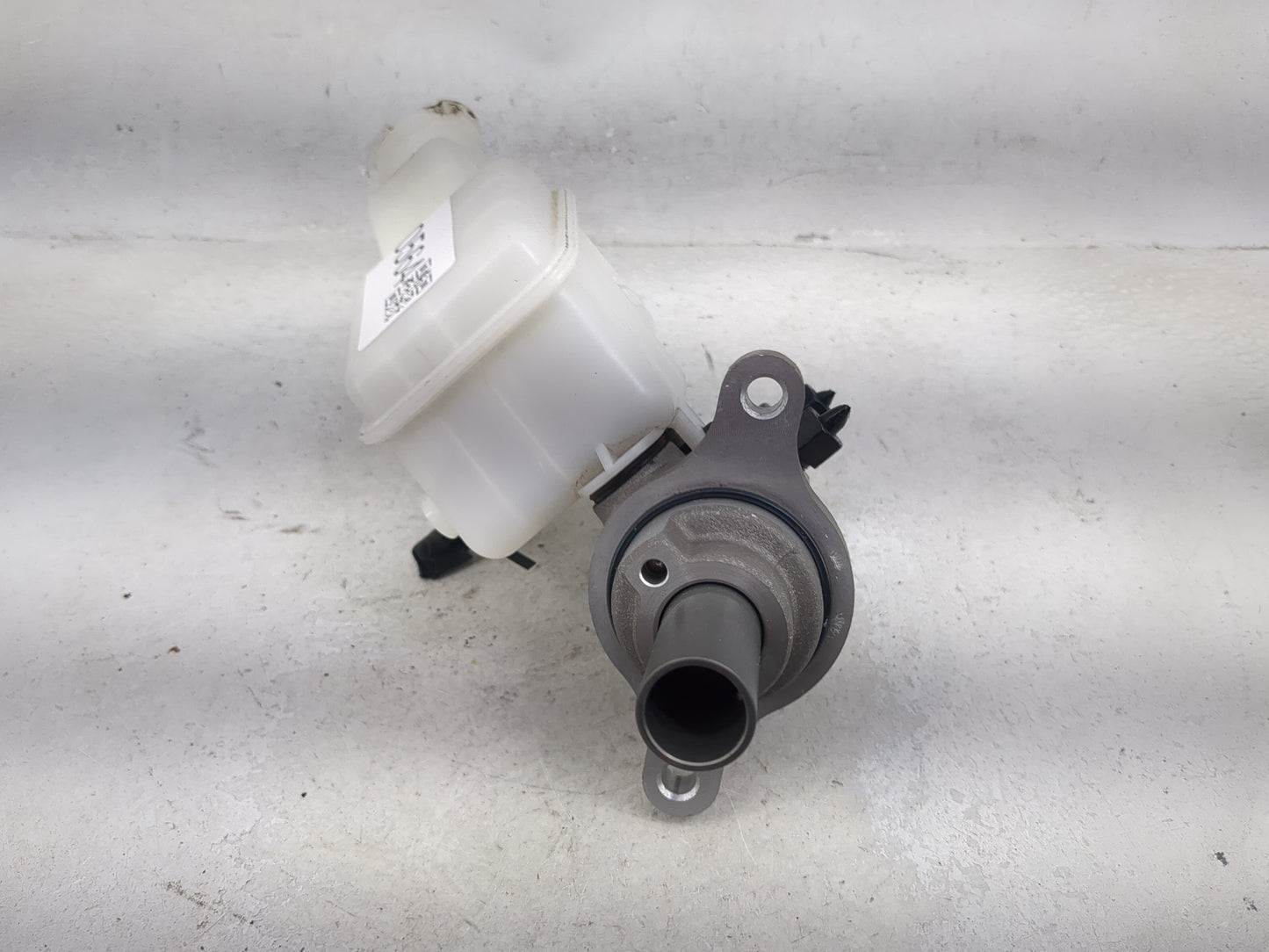 2020-2022 Kia Telluride Brake Master Cylinder 1490564 - Oemusedautoparts1.com