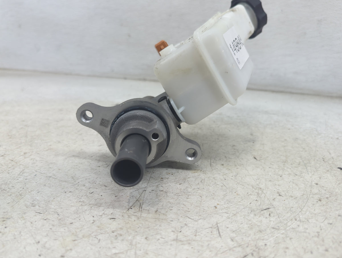 2020-2022 Kia Telluride Brake Master Cylinder 1498451 - Oemusedautoparts1.com