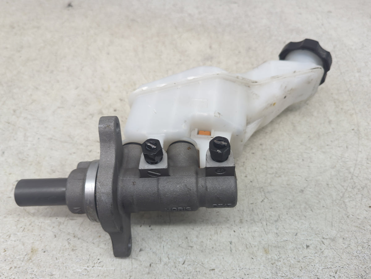 2020-2022 Kia Telluride Brake Master Cylinder 1498451 - Oemusedautoparts1.com