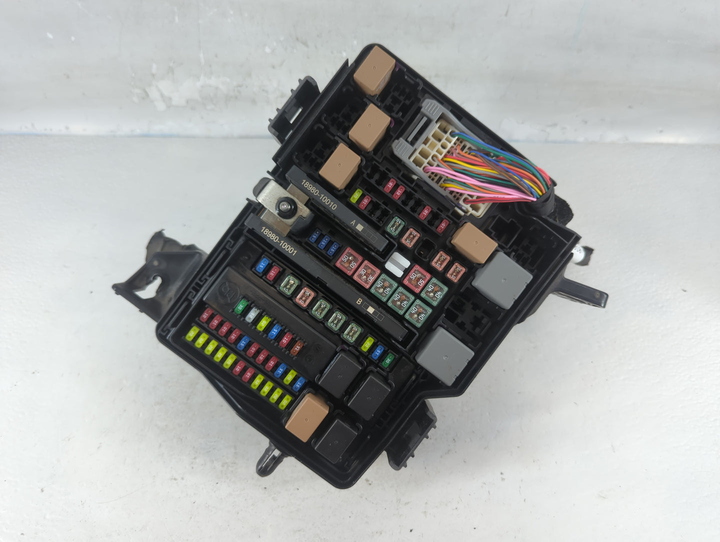 2020-2022 Kia Telluride Fusebox Fuse Box Panel Relay Module P/N:91956-S9060 Fits Fits 2020 2021 2022 OEM Used Auto Parts - O