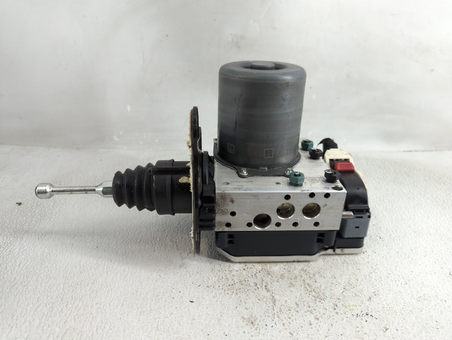 2022 Land Rover Defender ABS Pump Control Module Replacement Fits OEM Used Auto Parts - Oemusedautoparts1.com
