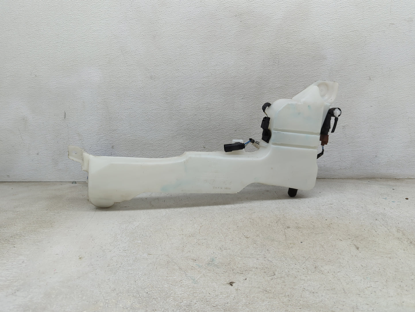 2022 Lincoln Aviator Windshield Washer Fluid Reservoir Bottle Oem - Oemusedautoparts1.com