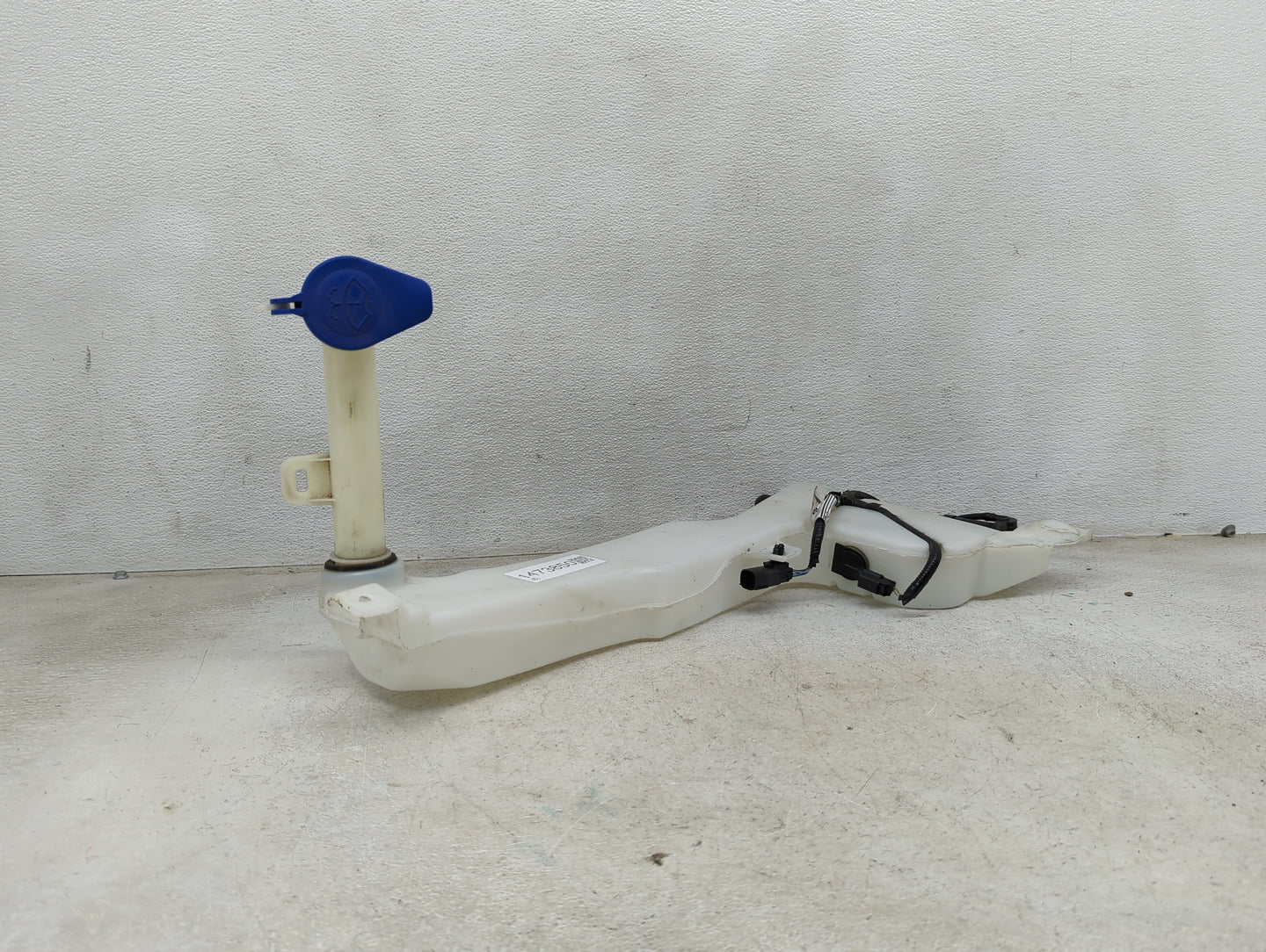 2022 Lincoln Aviator Windshield Washer Fluid Reservoir Bottle Oem - Oemusedautoparts1.com