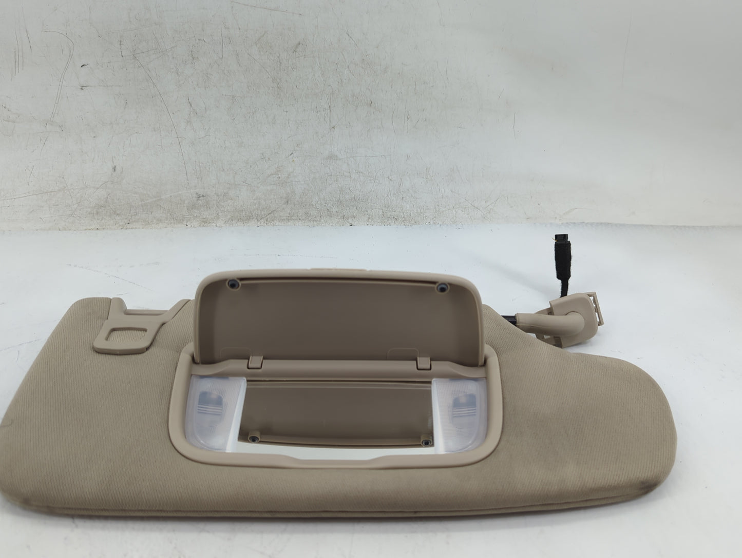 2020 Lincoln Nautilus Sun Visor Shade Replacement Passenger Right Mirror Fits OEM Used Auto Parts - Oemusedautoparts1.com