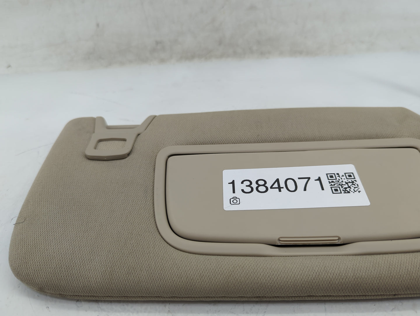 2020 Lincoln Nautilus Sun Visor Shade Replacement Passenger Right Mirror Fits OEM Used Auto Parts - Oemusedautoparts1.com