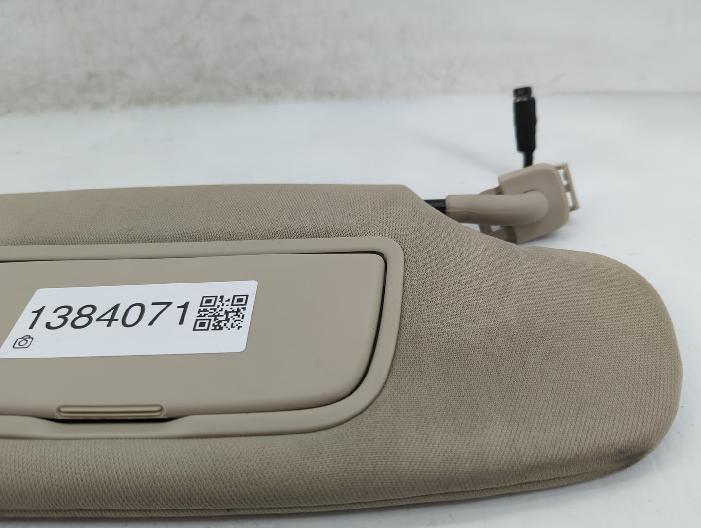 2020 Lincoln Nautilus Sun Visor Shade Replacement Passenger Right Mirror Fits OEM Used Auto Parts - Oemusedautoparts1.com
