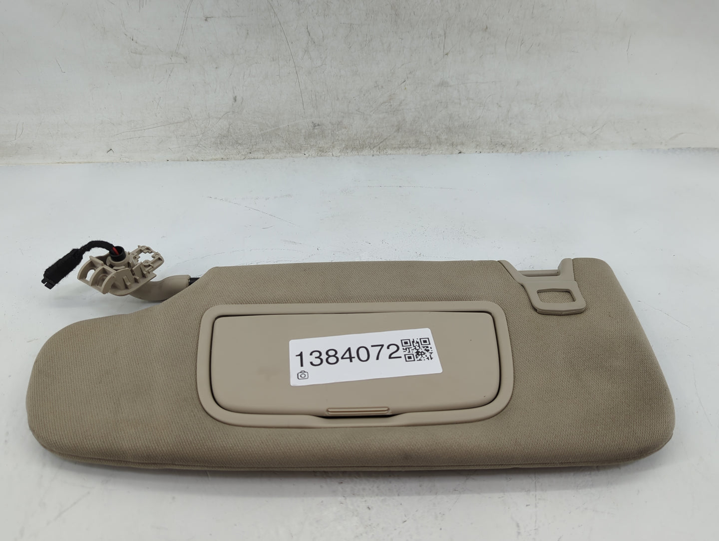 2020 Lincoln Nautilus Sun Visor Shade Replacement Driver Left Mirror Fits OEM Used Auto Parts - Oemusedautoparts1.com