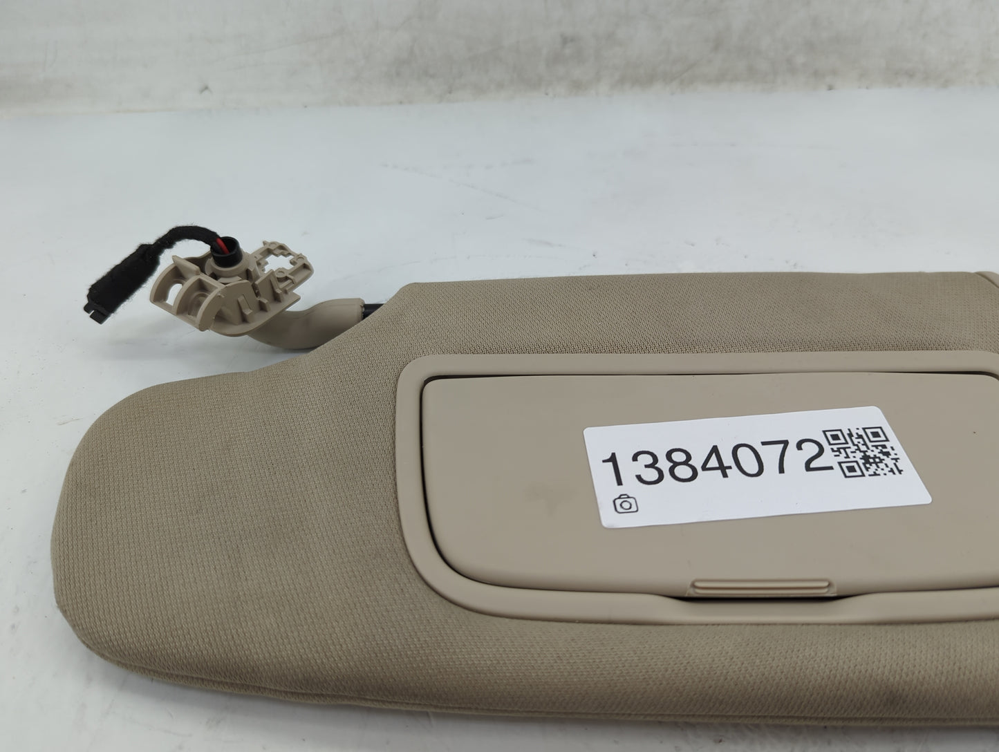 2020 Lincoln Nautilus Sun Visor Shade Replacement Driver Left Mirror Fits OEM Used Auto Parts - Oemusedautoparts1.com