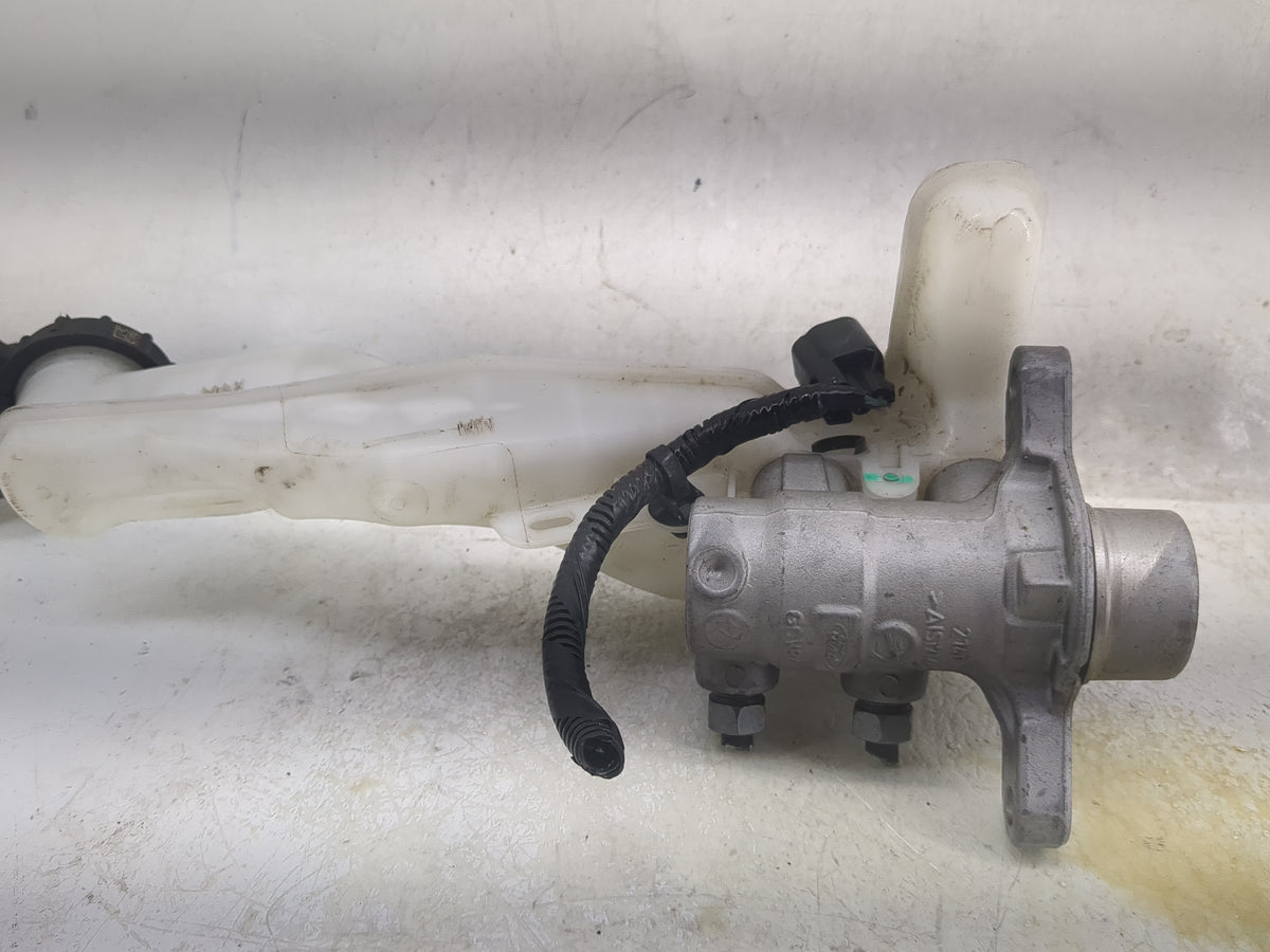 2019-2020 Lincoln Nautilus Brake Master Cylinder - Oemusedautoparts1.com
