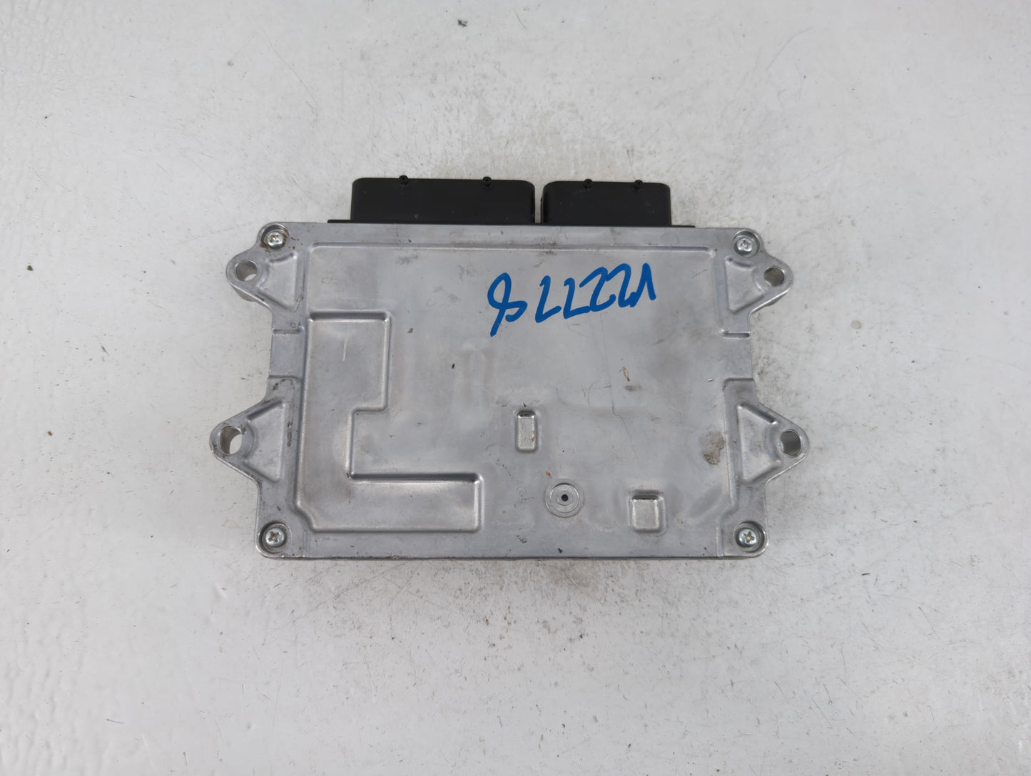 2021-2022 Mazda 3 PCM Engine Control Computer ECU ECM PCU OEM P/N:PX4L 18 8K2F PX4L 18 881 Fits Fits 2021 2022 OEM Used Auto