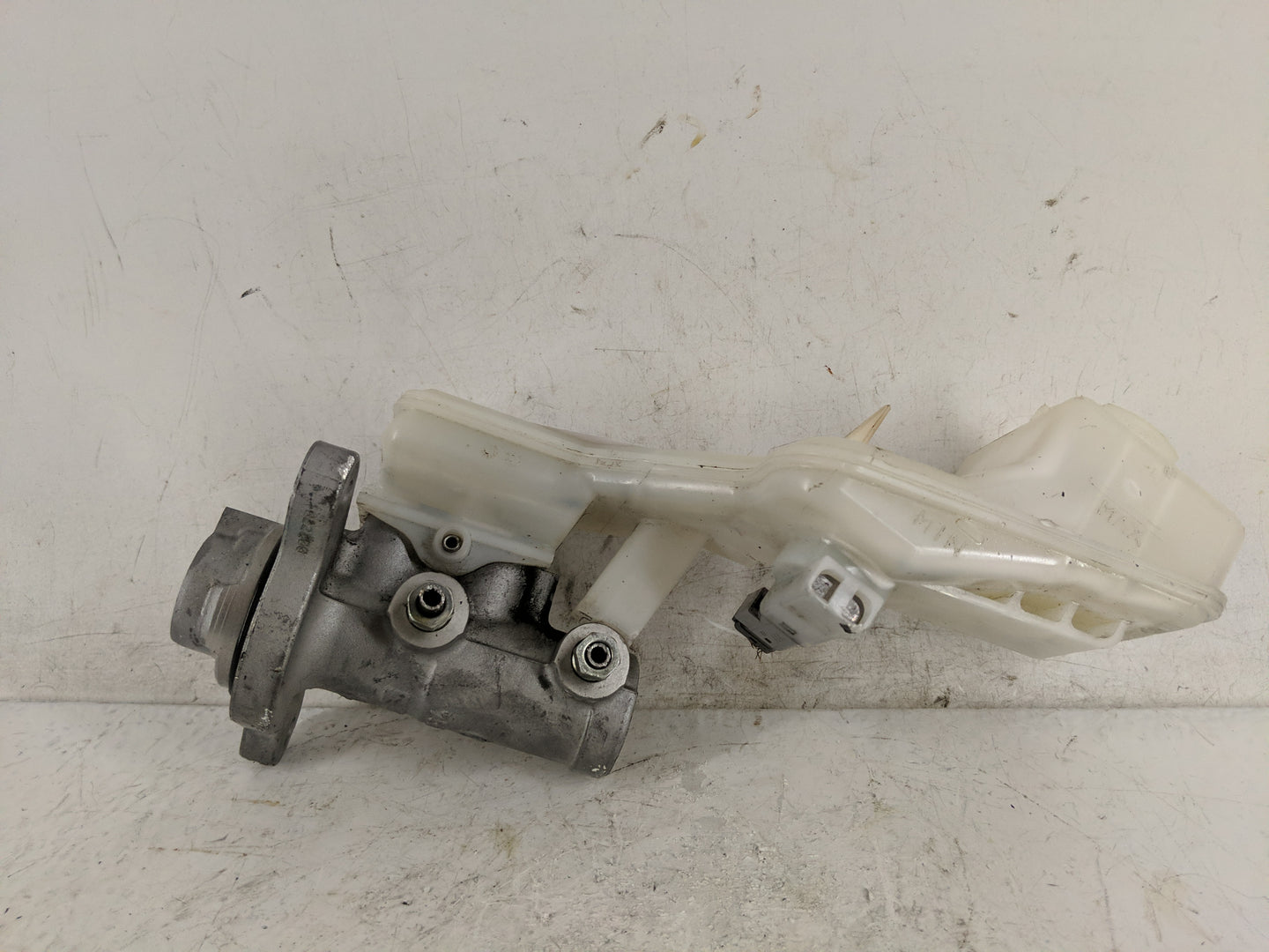 2019-2022 Mazda 3 Brake Master Cylinder - Oemusedautoparts1.com