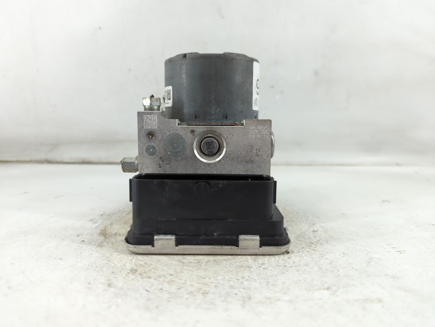 2020-2022 Mazda Cx-30 ABS Pump Control Module Replacement P/N:DGJ1-43 7A0 Fits Fits 2020 2021 2022 OEM Used Auto Parts - Oem