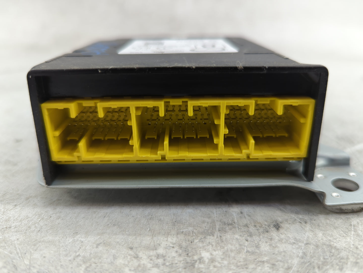 2017-2022 Mazda Cx-5 Body Control Module Bcm Inner Cabin Fuse Box - Oemusedautoparts1.com