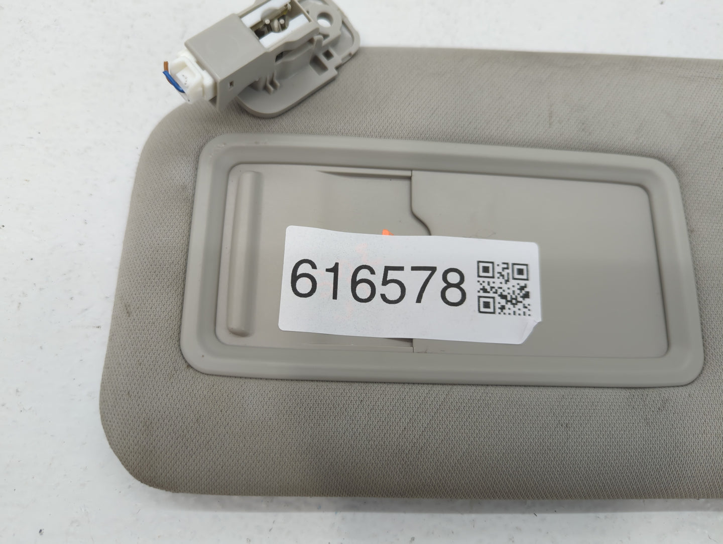 2021-2022 Mazda Cx-5 Sun Visor Shade Replacement Driver Left Mirror Fits Fits 2021 2022 OEM Used Auto Parts - Oemusedautopar