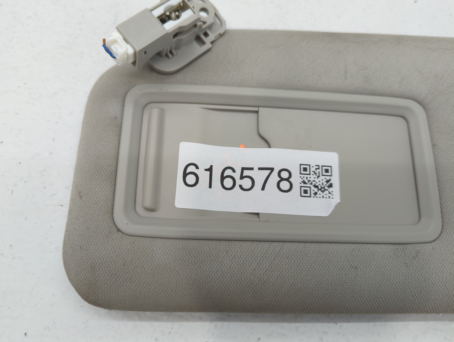 2021-2022 Mazda Cx-5 Sun Visor Shade Replacement Driver Left Mirror Fits Fits 2021 2022 OEM Used Auto Parts - Oemusedautopar