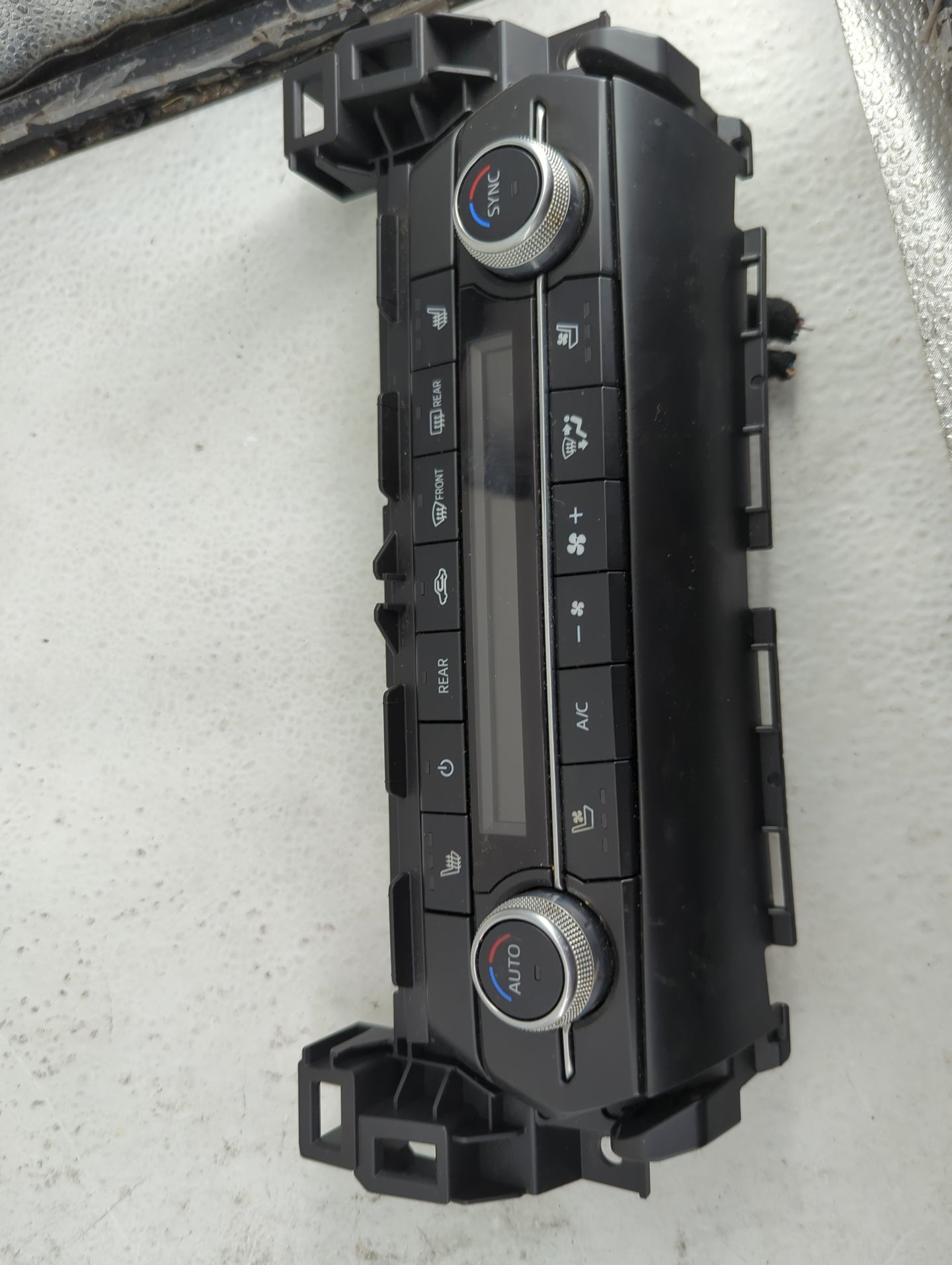 2022 Mazda Cx-9 Climate Control Module Temperature AC/Heater Replacement P/N:TD7K 61190 Fits OEM Used Auto Parts - Oemusedau