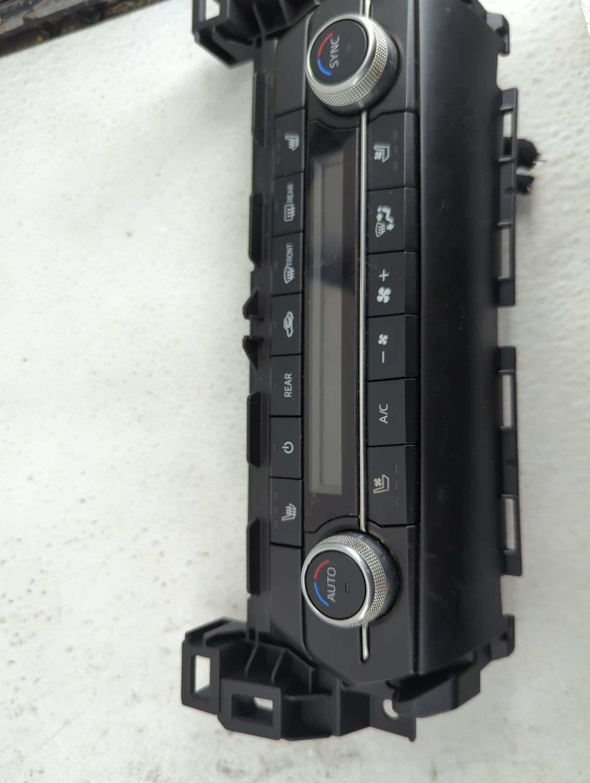 2022 Mazda Cx-9 Climate Control Module Temperature AC/Heater Replacement P/N:TD7K 61190 Fits OEM Used Auto Parts - Oemusedau
