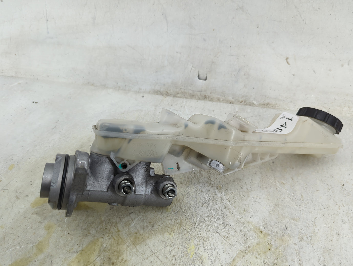 2016-2022 Mazda Cx-9 Brake Master Cylinder 1496711 - Oemusedautoparts1.com