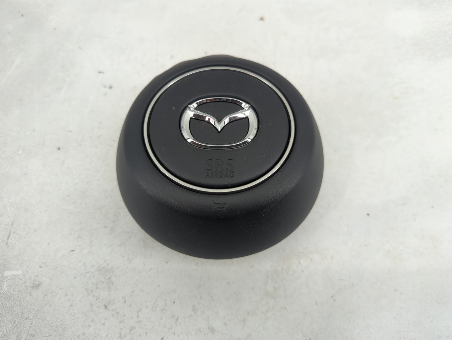2022 Mazda Mazda3 Air Bag Driver Left Steering Wheel Mounted P/N:EM4C78SC07N 648478002A Fits Fits 2019 2020 2021 OEM Used Au